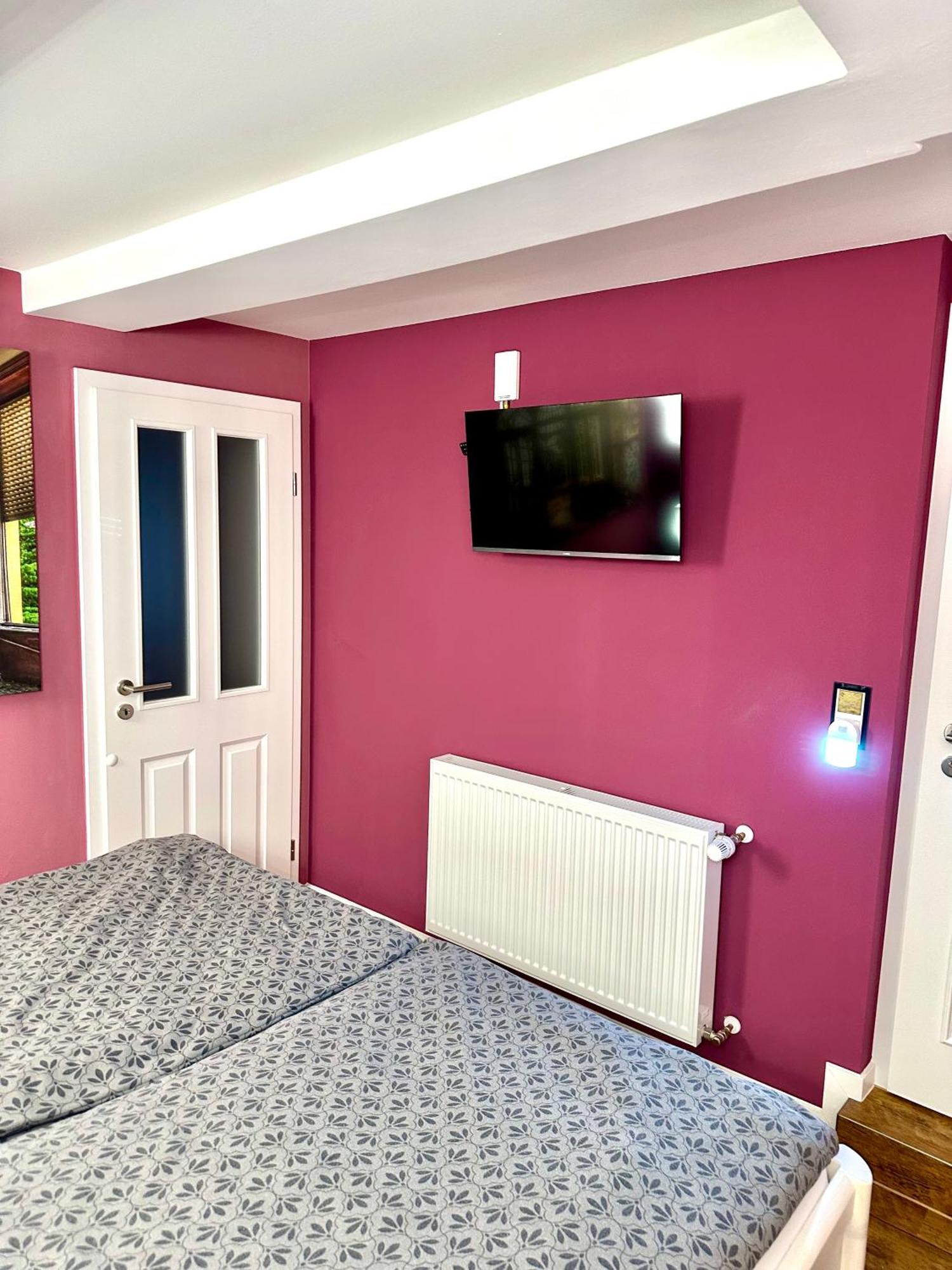 Victoria Apartment *